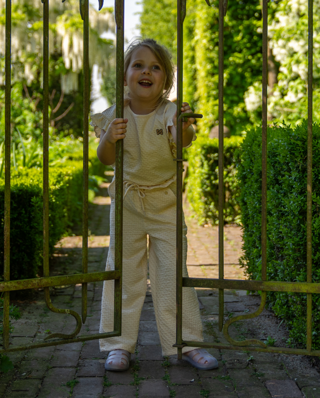 Off White Essence | Dvodijelni komplet za djevojčice s dugim hlačama