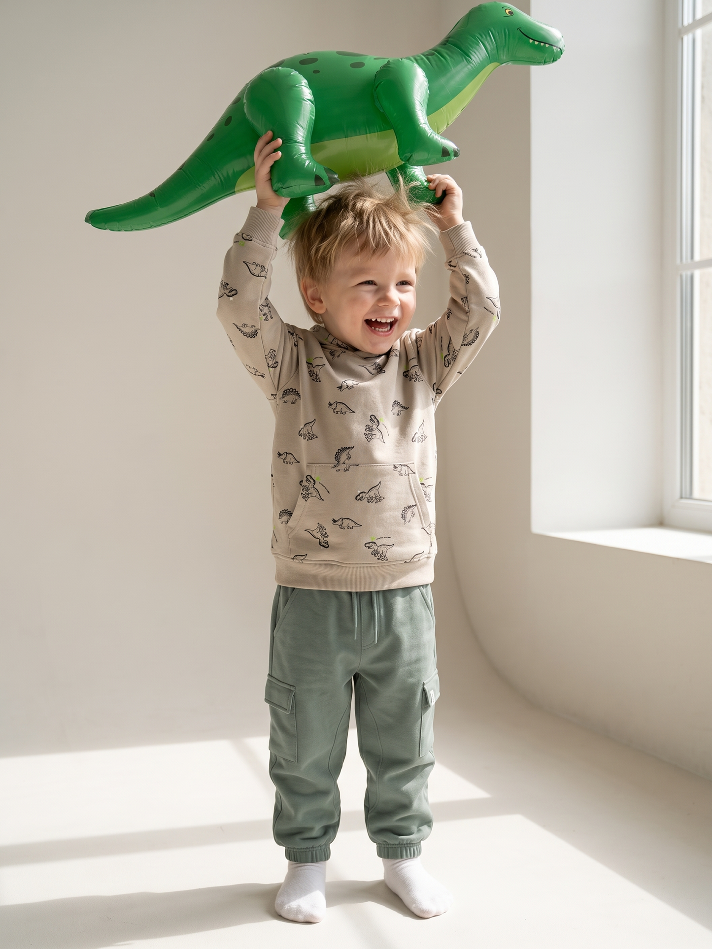 Beige Dinosaurs | Majica s kapuljačom za dječake - klasični kroj